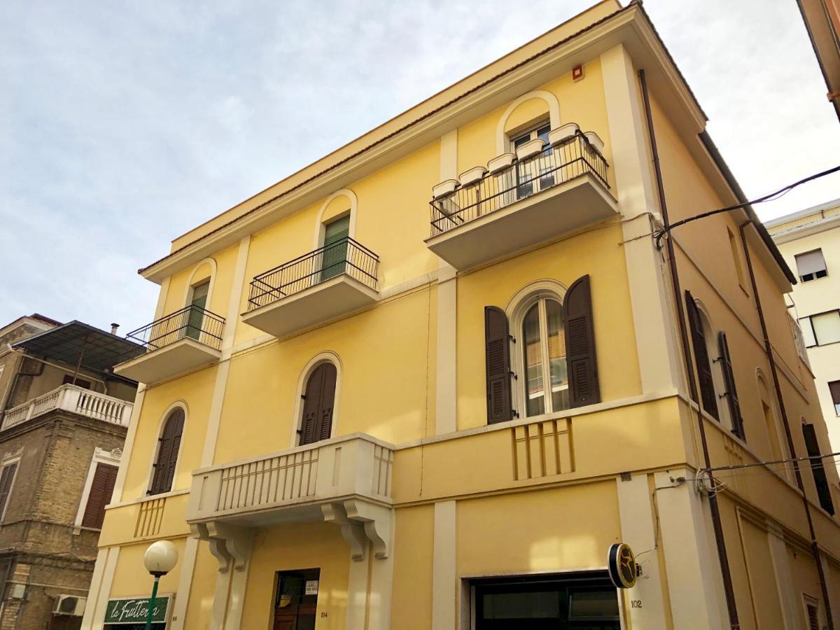 Pescara Centro Silenzioso E Confortevole Con Terrazzo Bioclimatico A 2 Minuti Dal Mare Exterior photo